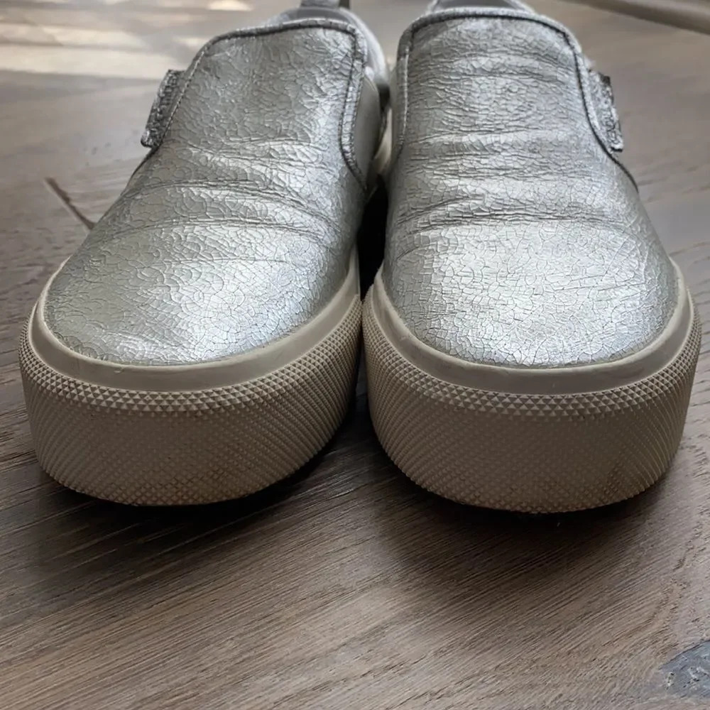 Kendall+Kylie slip on silver leather sneakers - Picture 6 of 8